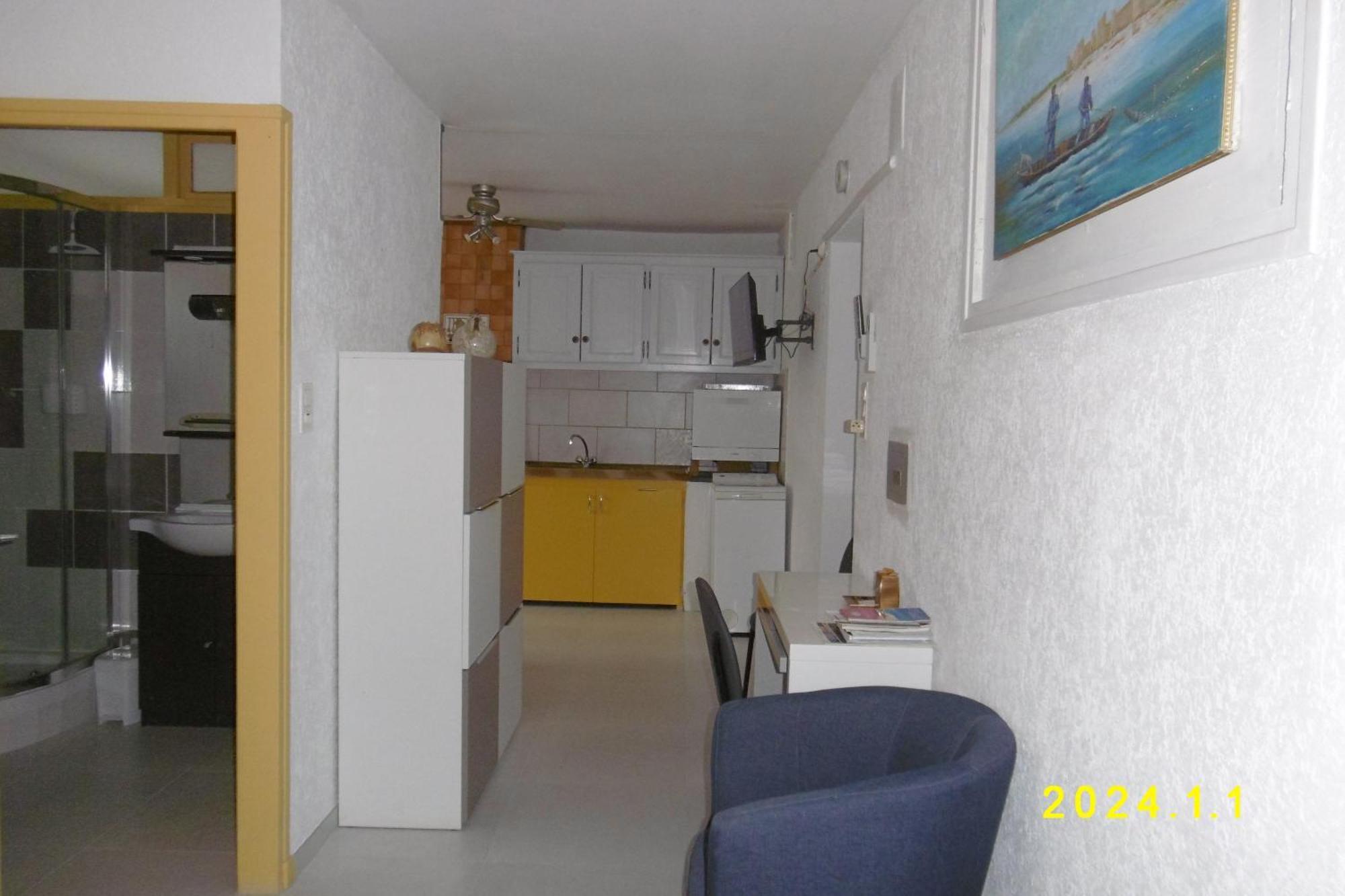 Rez De Chaussee Studio Climatise Dans Villa Aigues-Mortes Exteriör bild